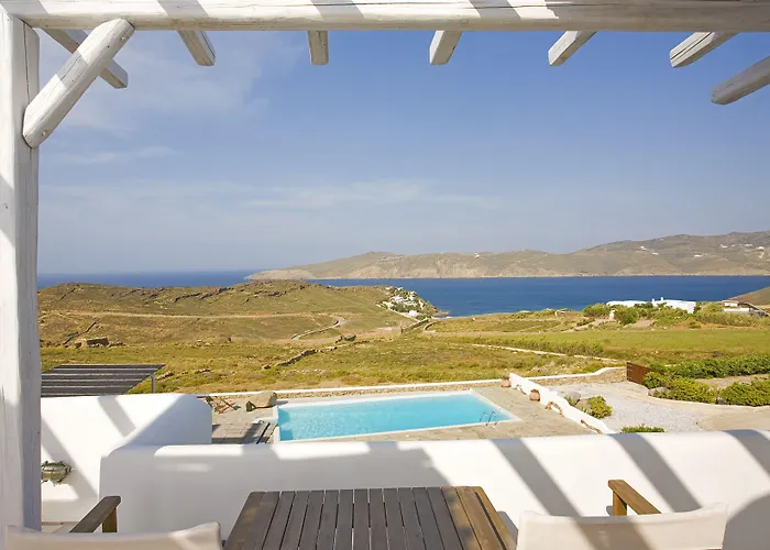 Yakinthos Panormos (Mykonos)