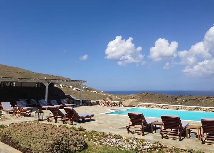 Yakinthos Panormos (Mykonos)