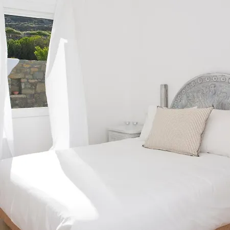 Aparthotel Yakinthos 4*