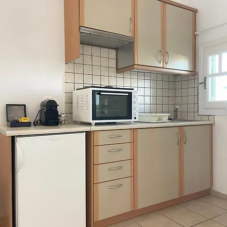 Apart-hotel Yakinthos 4*