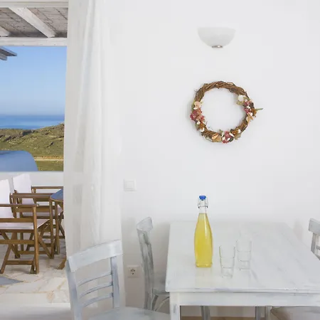 Ξενοδοχείο με διαμερίσματα Yakinthos 4*