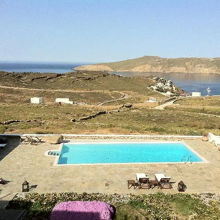 Aparthotel Yakinthos