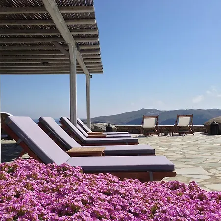 Ξενοδοχείο με διαμερίσματα Yakinthos 4*