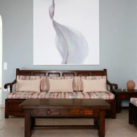 Aparthotel Yakinthos