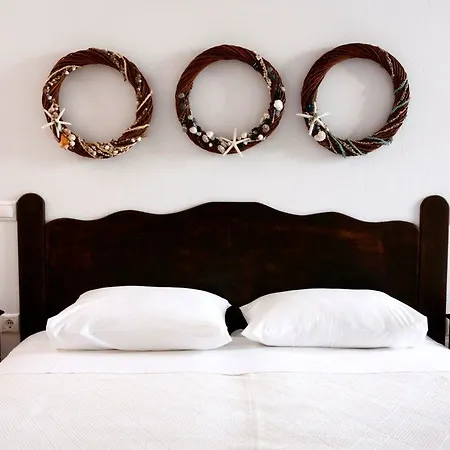 Yakinthos Aparthotel