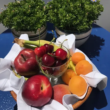 Yakinthos Aparthotel 4*