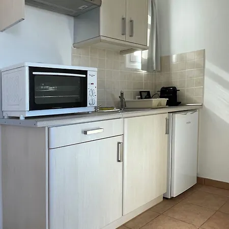 Aparthotel Yakinthos 4*