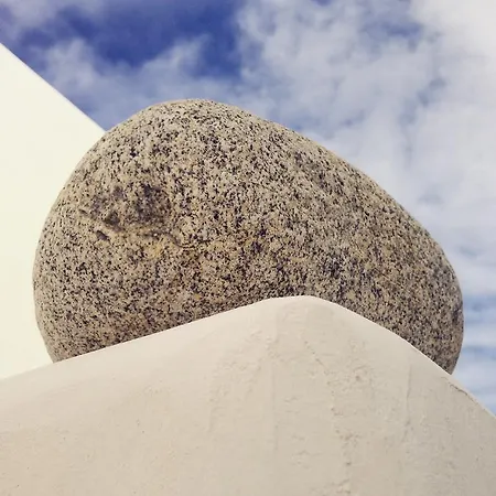 Yakinthos Aparthotel